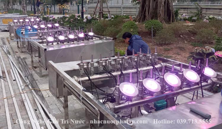 thi cong dai phun nuoc 2