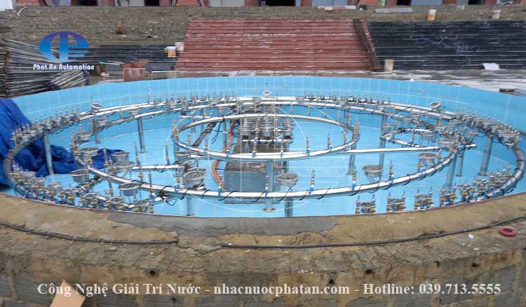 thi cong dai phun nuoc 8